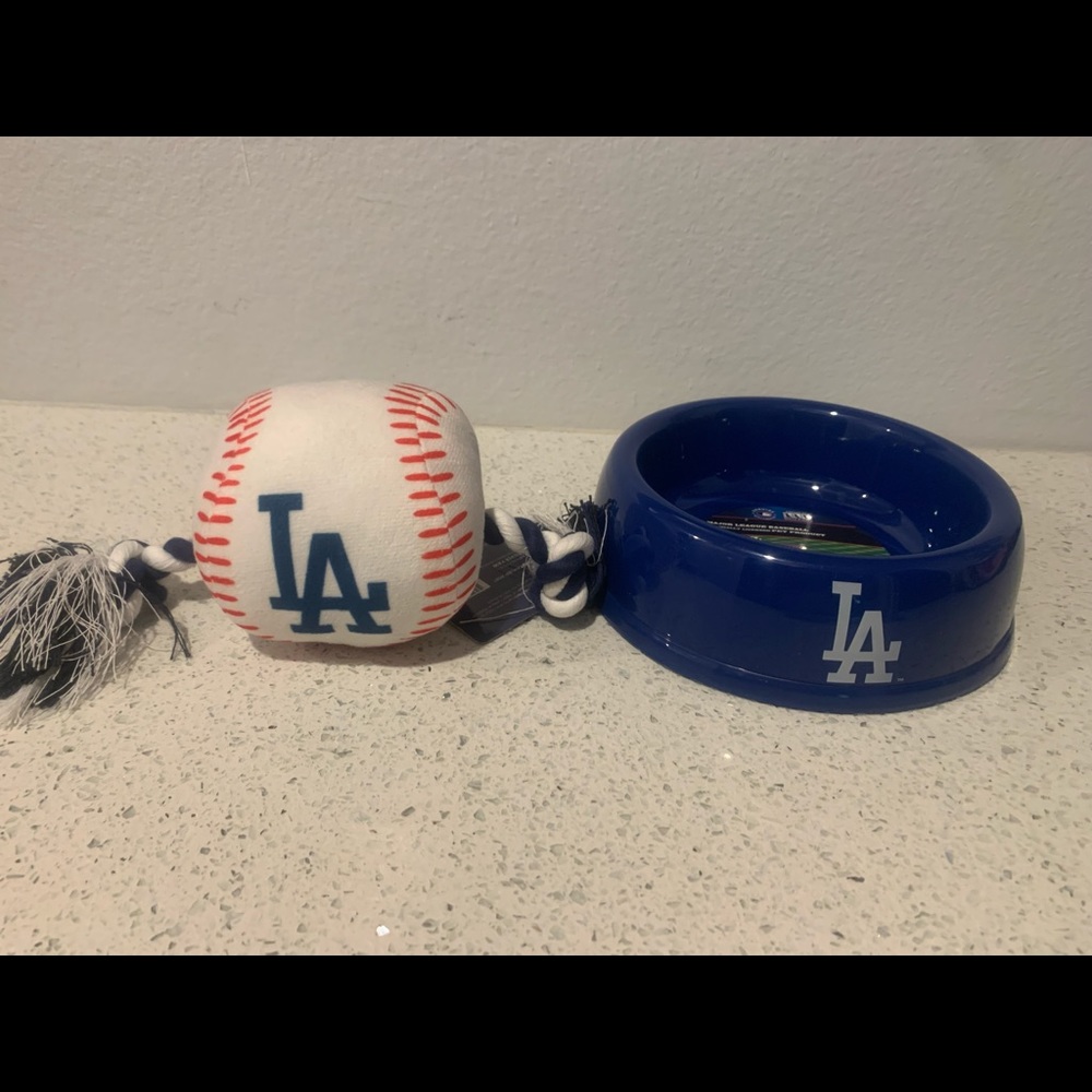 HOST PICK🎉🎉Dodger Toy / Bowl